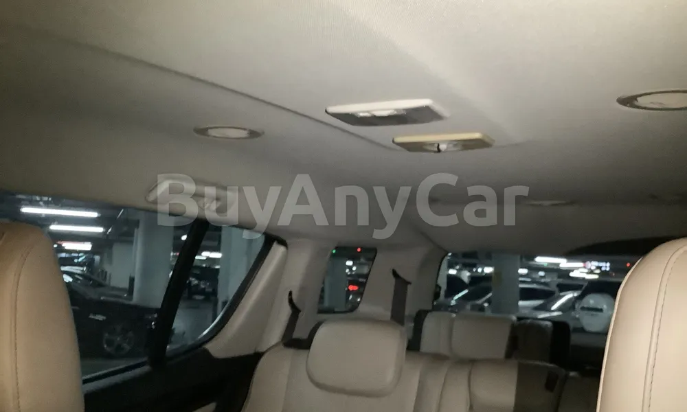 Vehicle photo 8