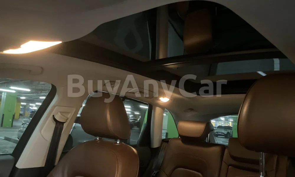 Vehicle photo 8
