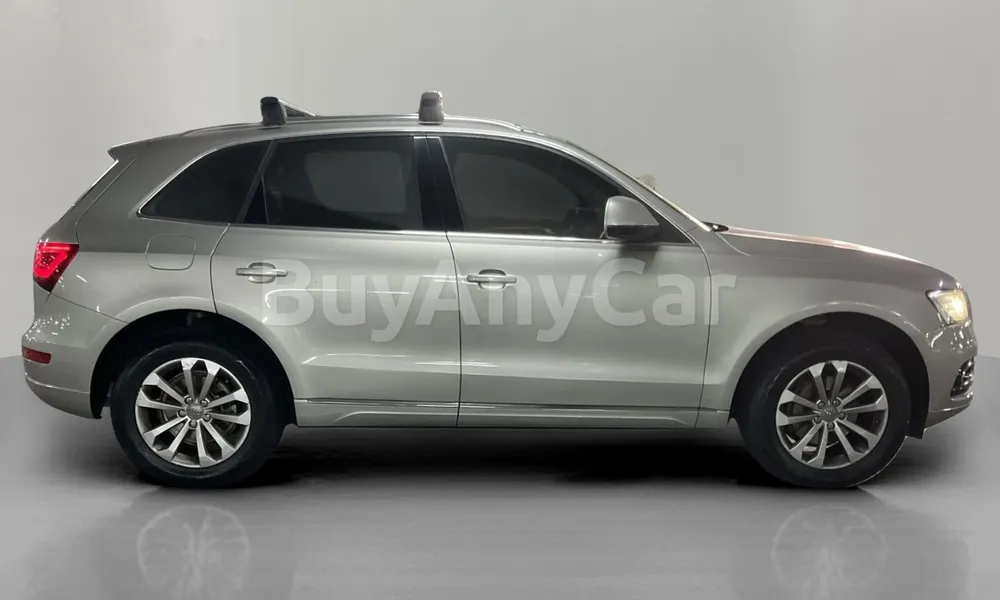 Vehicle photo 3