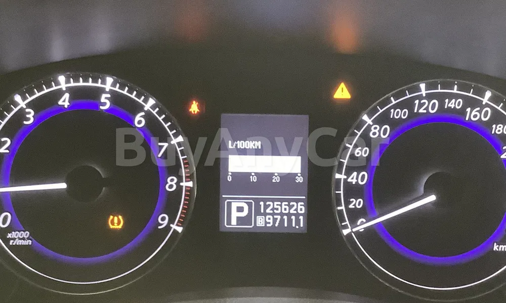 Vehicle photo 7