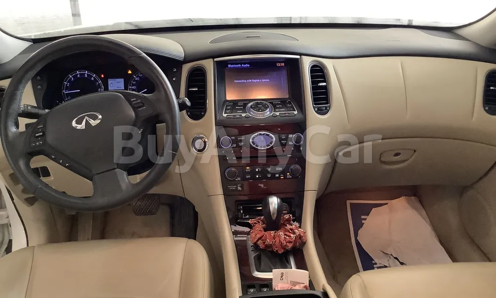 Vehicle photo 8