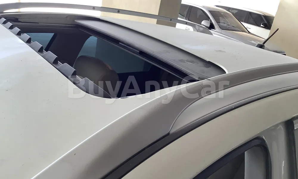 Vehicle photo 5
