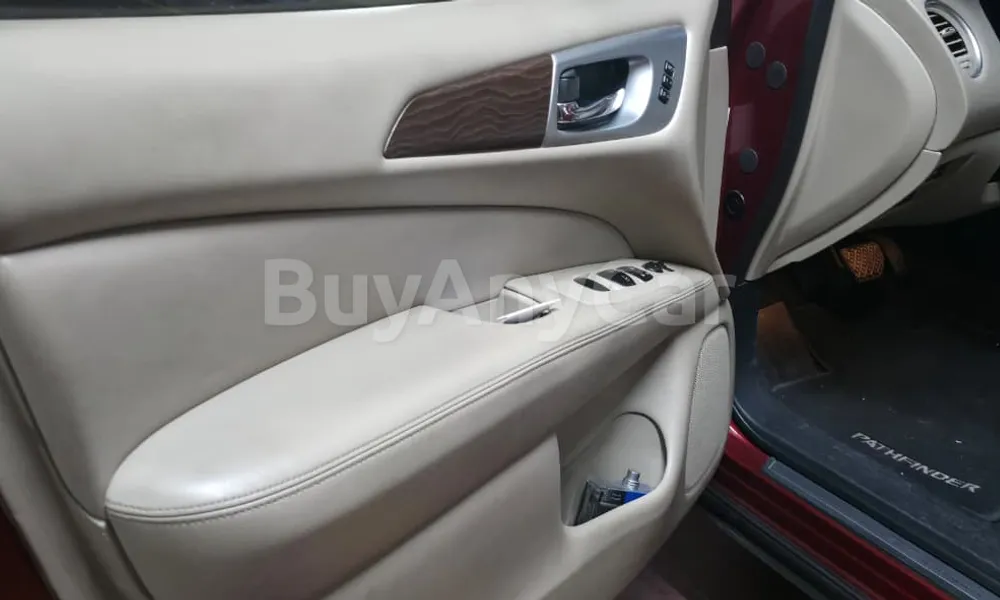 Vehicle photo 6