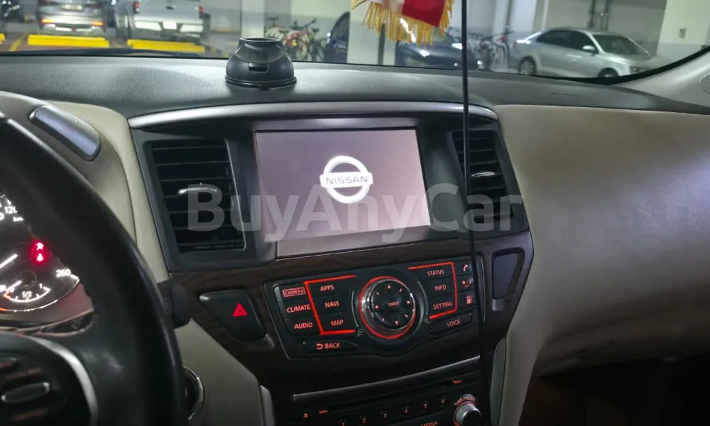 Vehicle photo 9