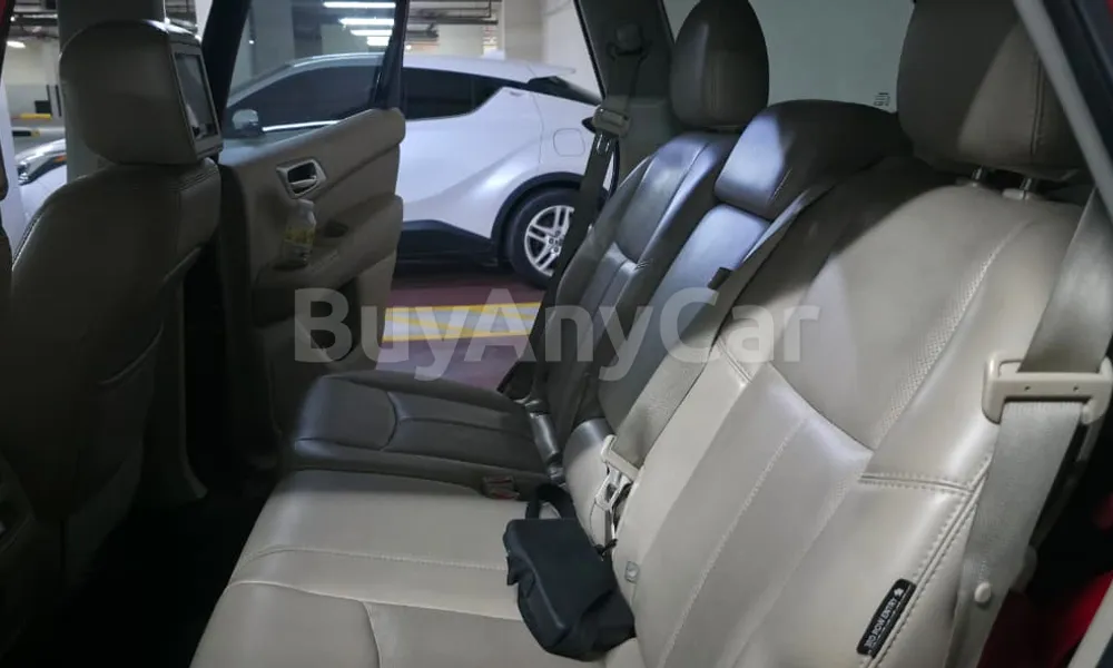 Vehicle photo 17