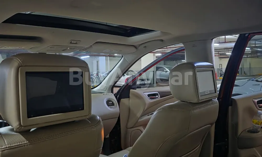 Vehicle photo 11