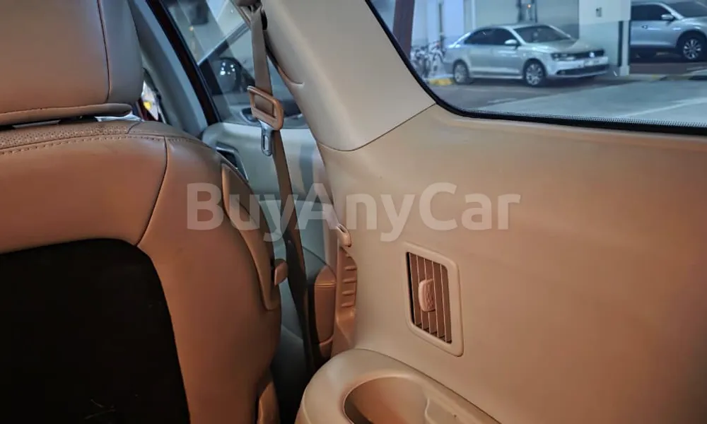 Vehicle photo 14