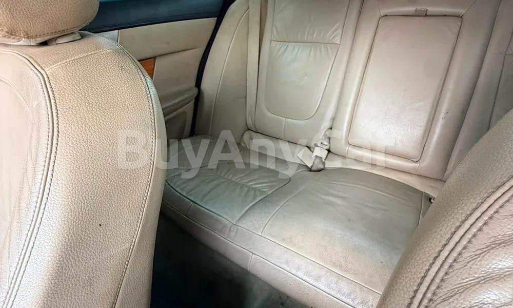 Vehicle photo 4