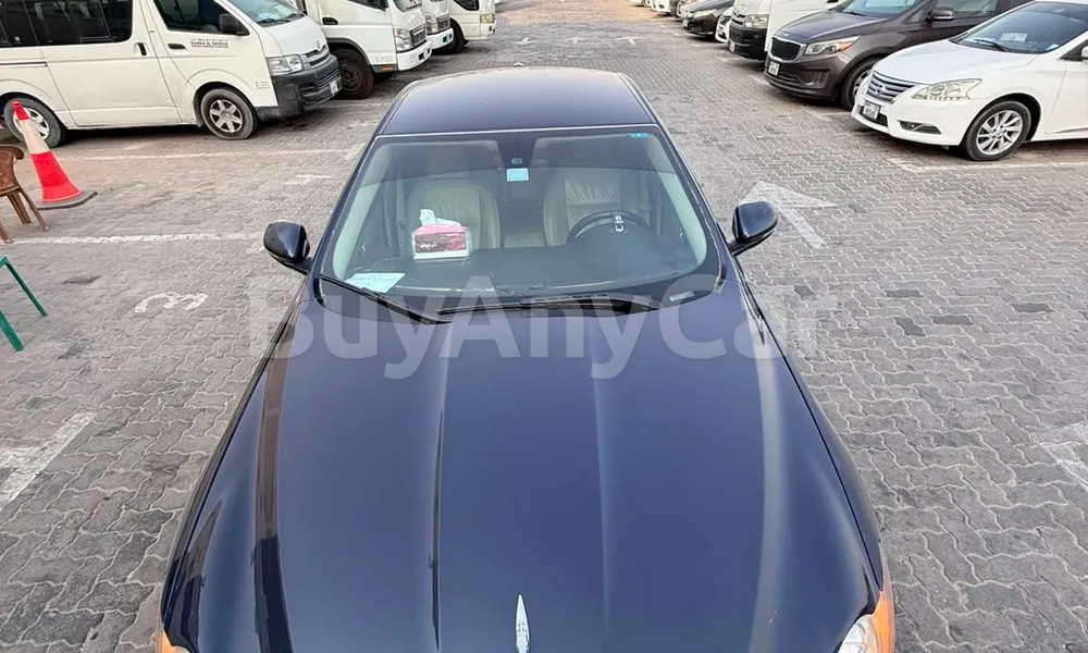 Vehicle photo 6