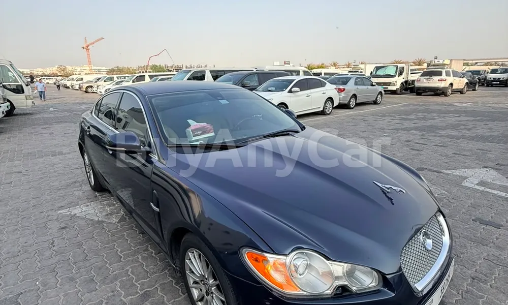 Vehicle photo 8