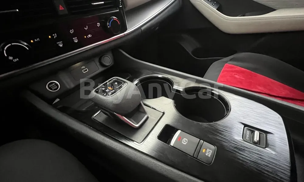 Vehicle photo 8