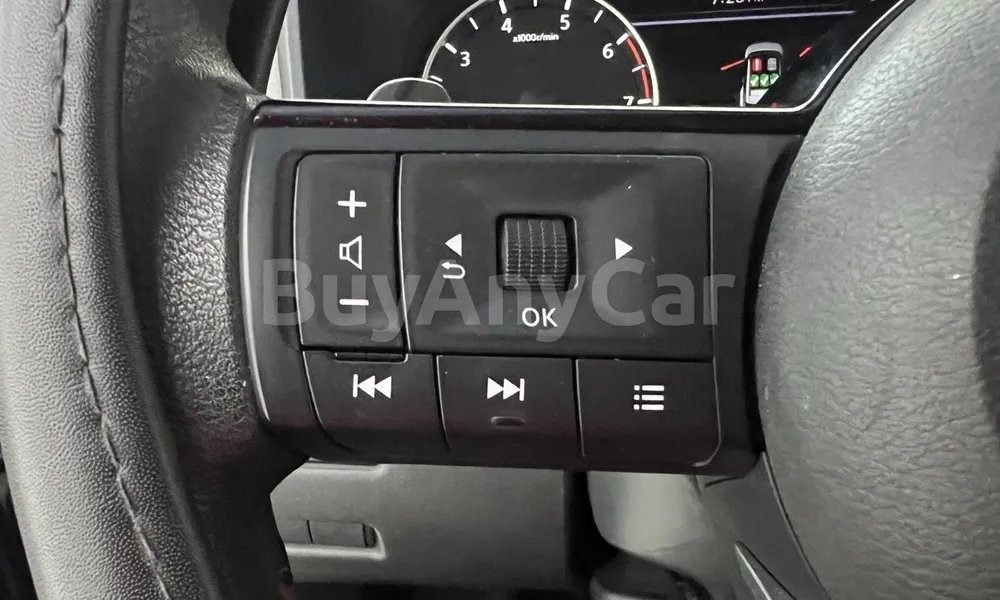 Vehicle photo 10