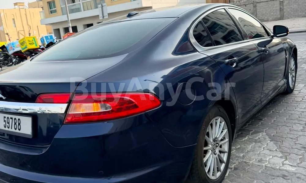 Vehicle photo 8