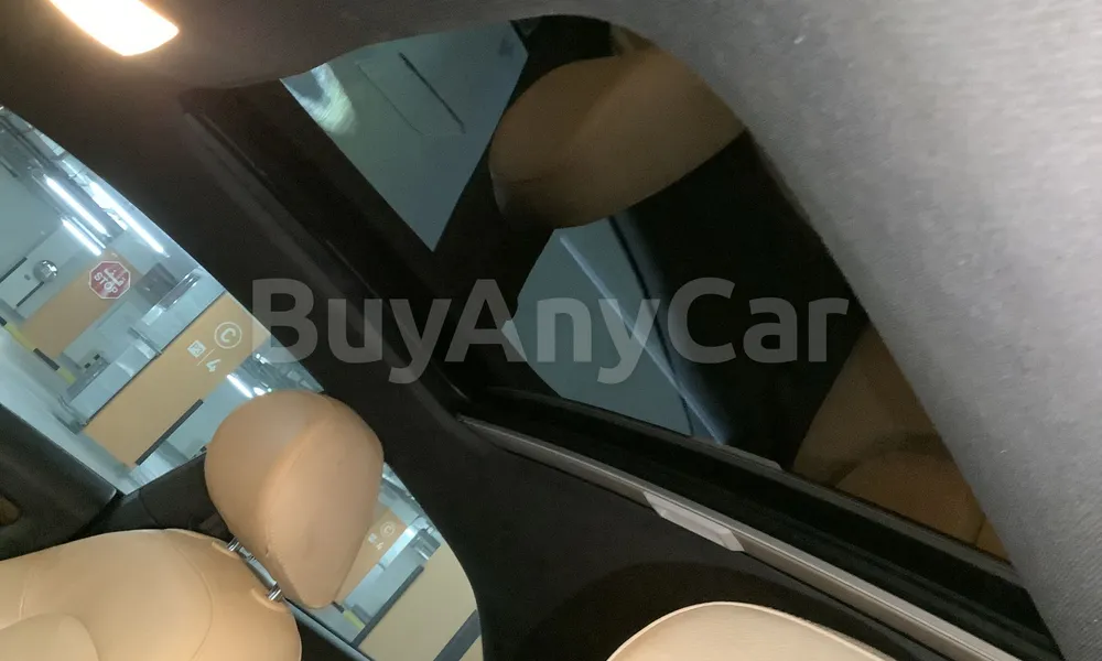 Vehicle photo 8