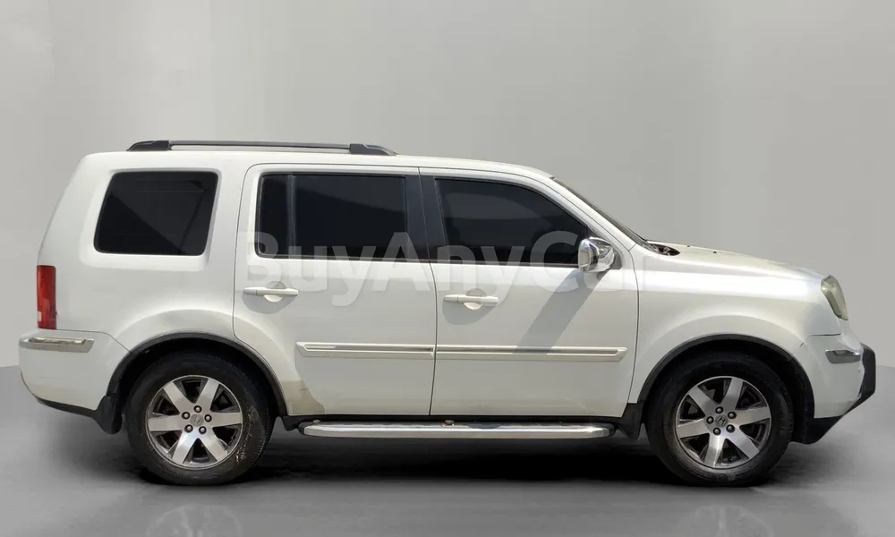 Vehicle photo 3