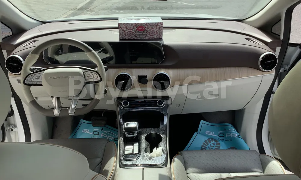 Vehicle photo 7