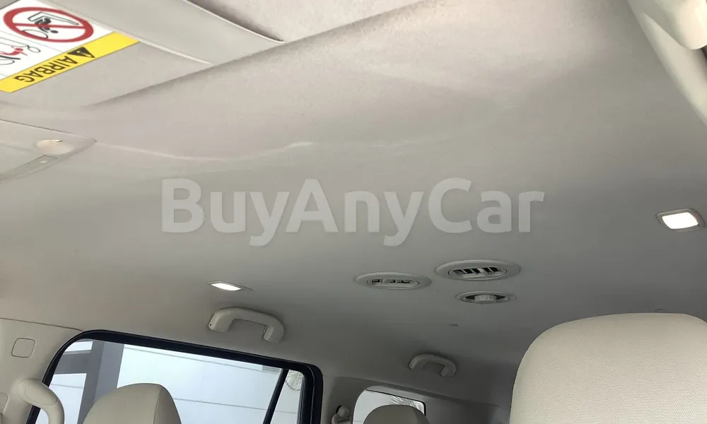 Vehicle photo 6