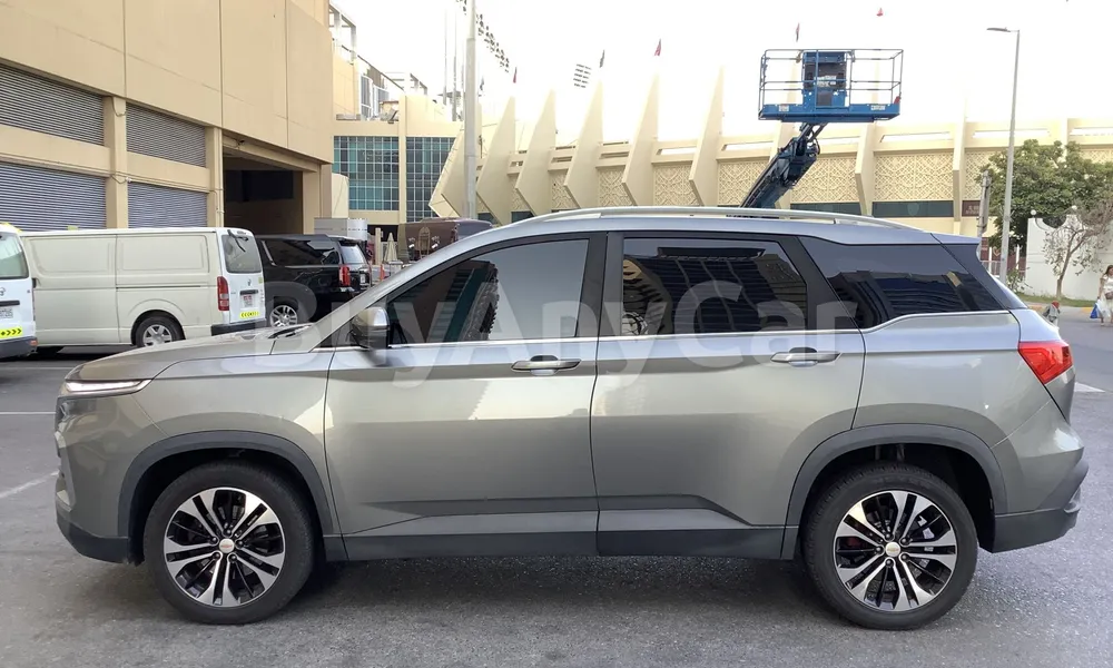 Vehicle photo 4