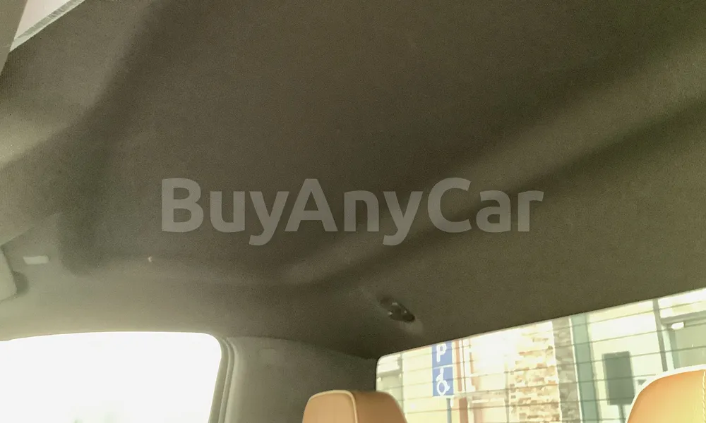 Vehicle photo 10