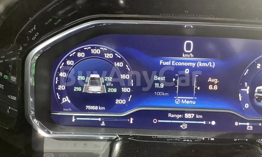 Vehicle photo 7