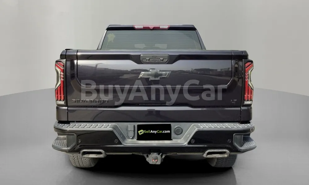 Vehicle photo 2