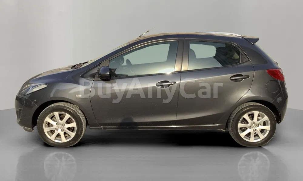 Vehicle photo 4