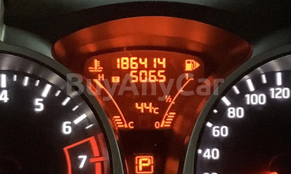 Vehicle photo 9