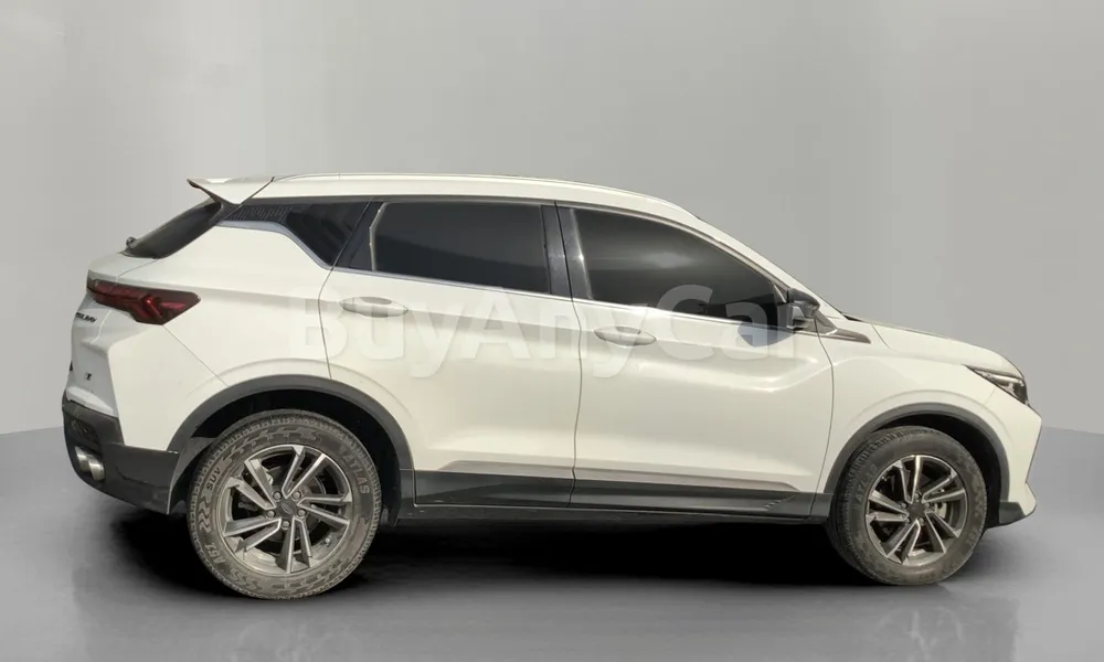 Vehicle photo 4