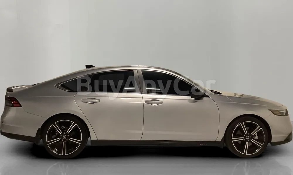 Vehicle photo 3