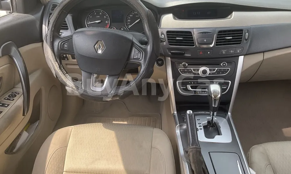 Vehicle photo 10