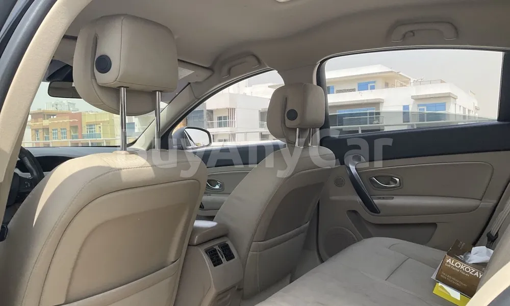 Vehicle photo 11