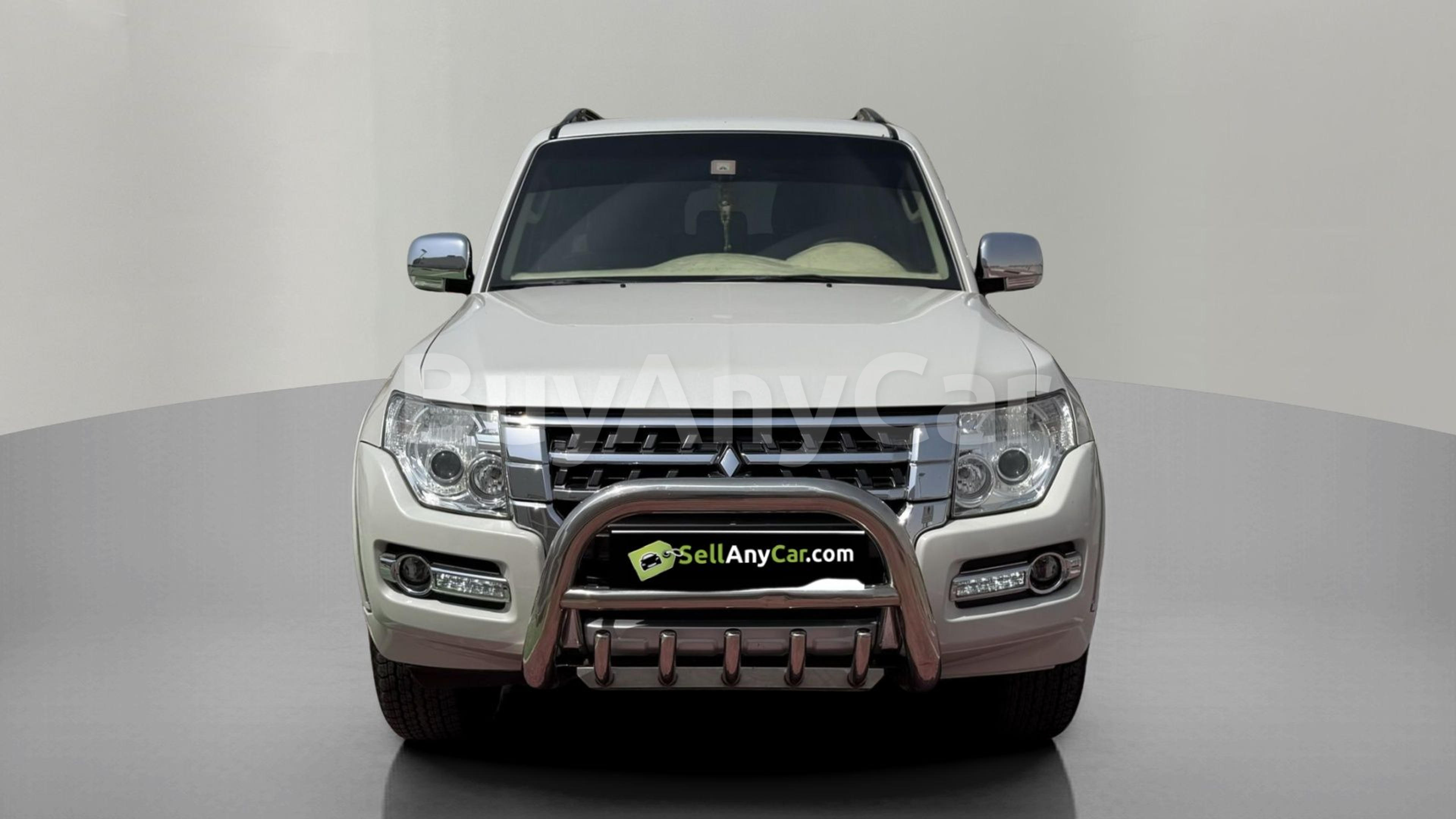 2016 Mitsubishi Pajero