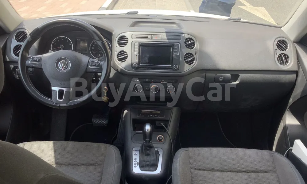 Vehicle photo 9