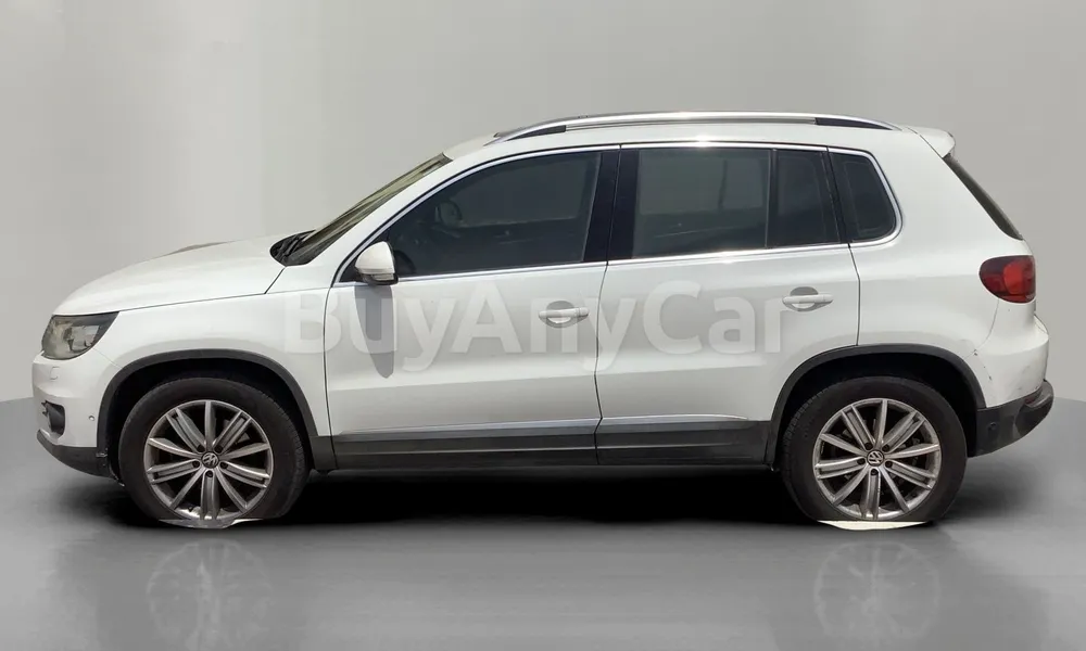 Vehicle photo 4