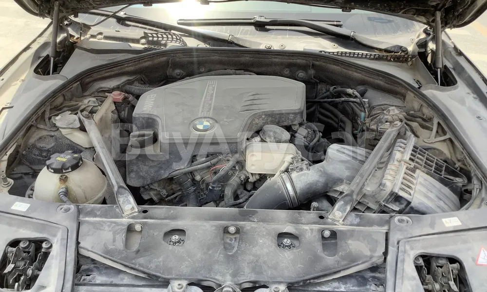 Vehicle photo 9