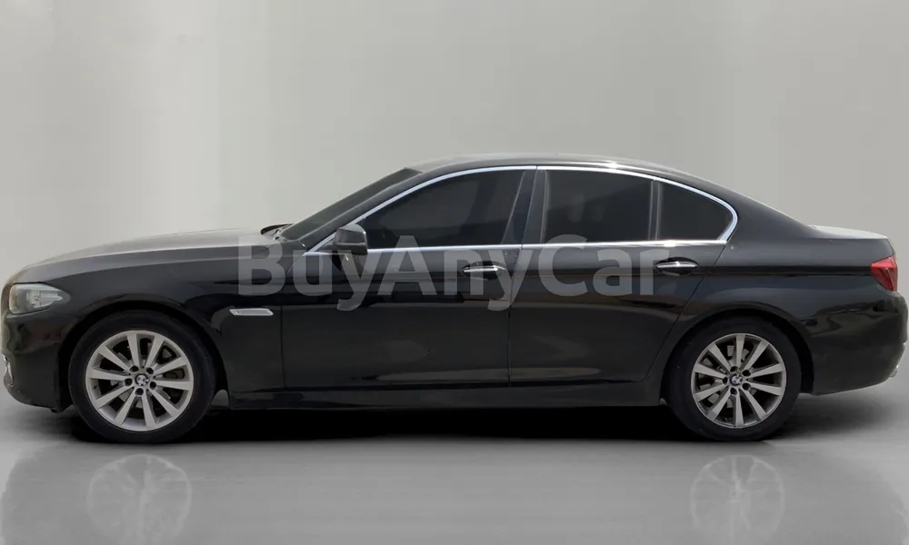 Vehicle photo 4