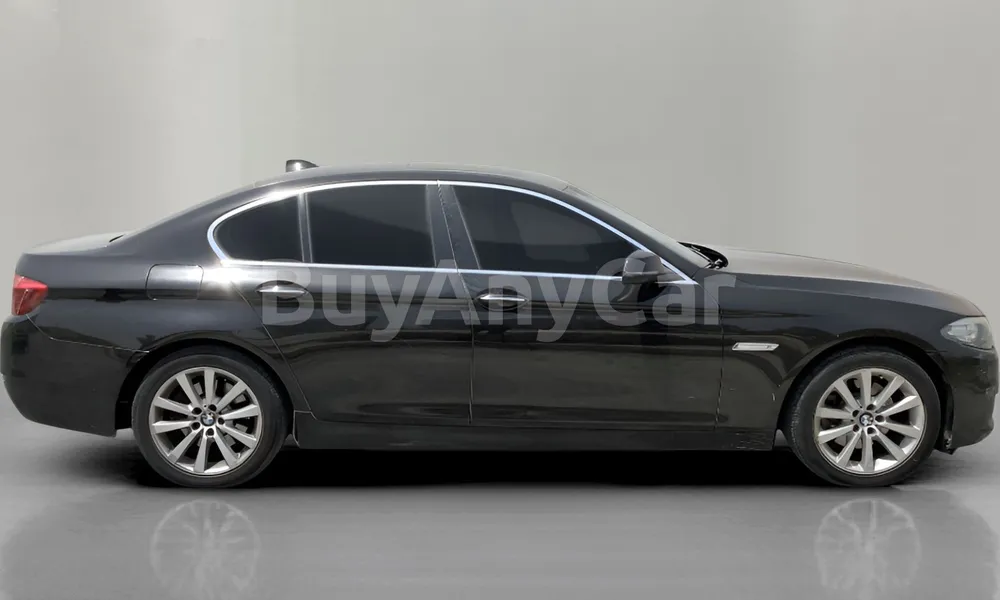 Vehicle photo 3