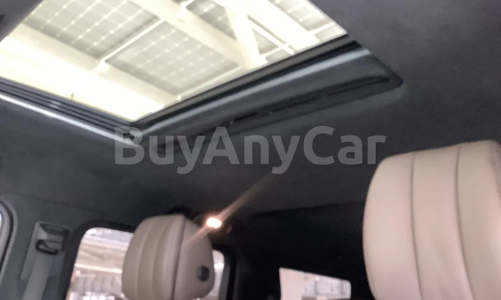 Vehicle photo 9