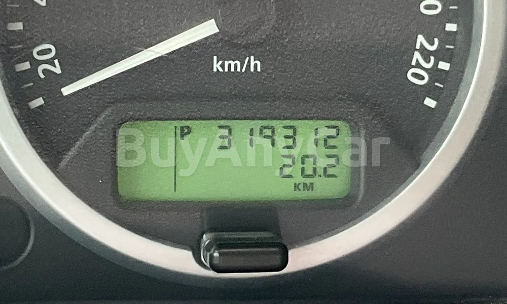 Vehicle photo 8