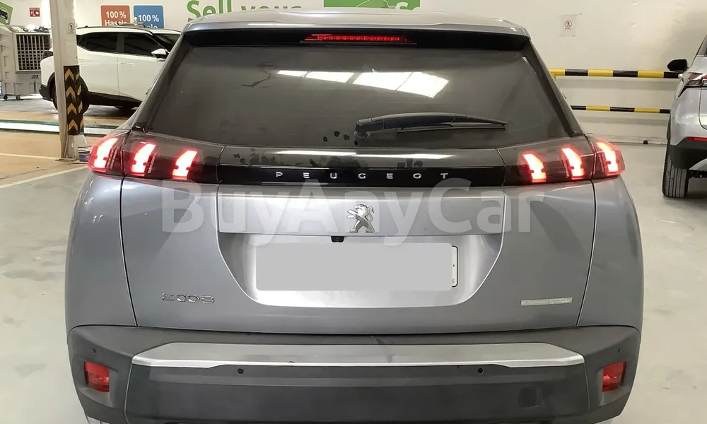 Vehicle photo 2
