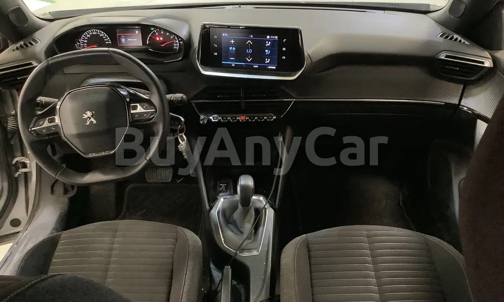 Vehicle photo 9
