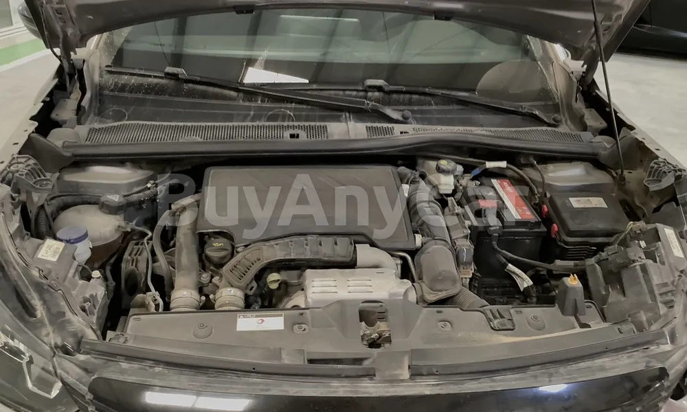 Vehicle photo 6
