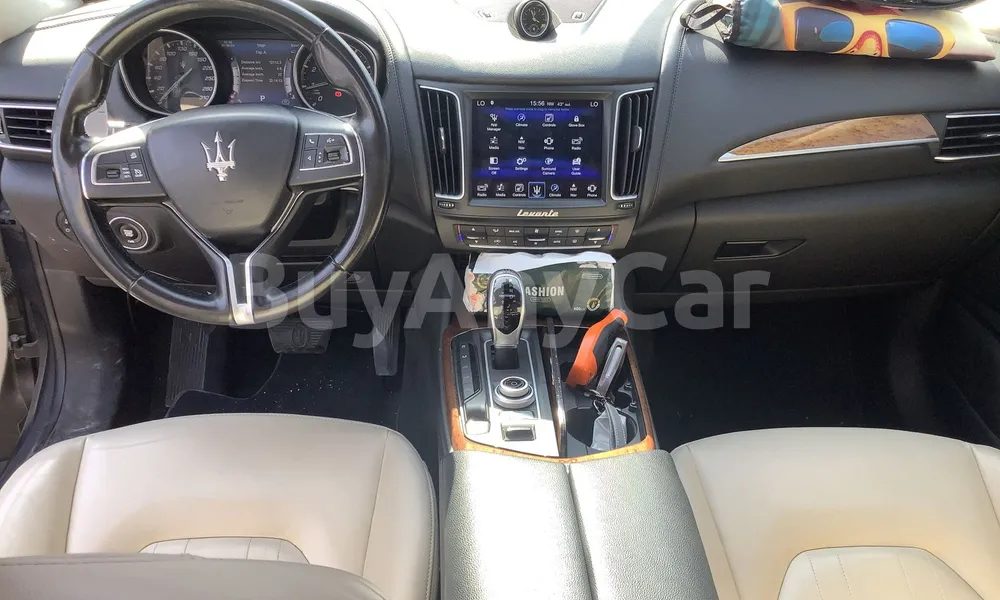 Vehicle photo 9