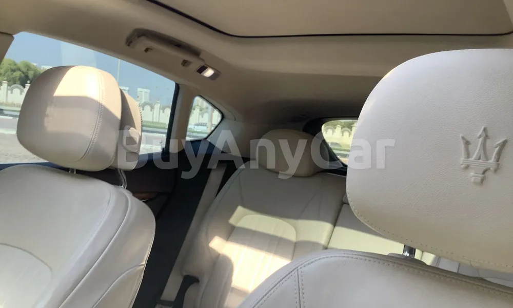 Vehicle photo 8