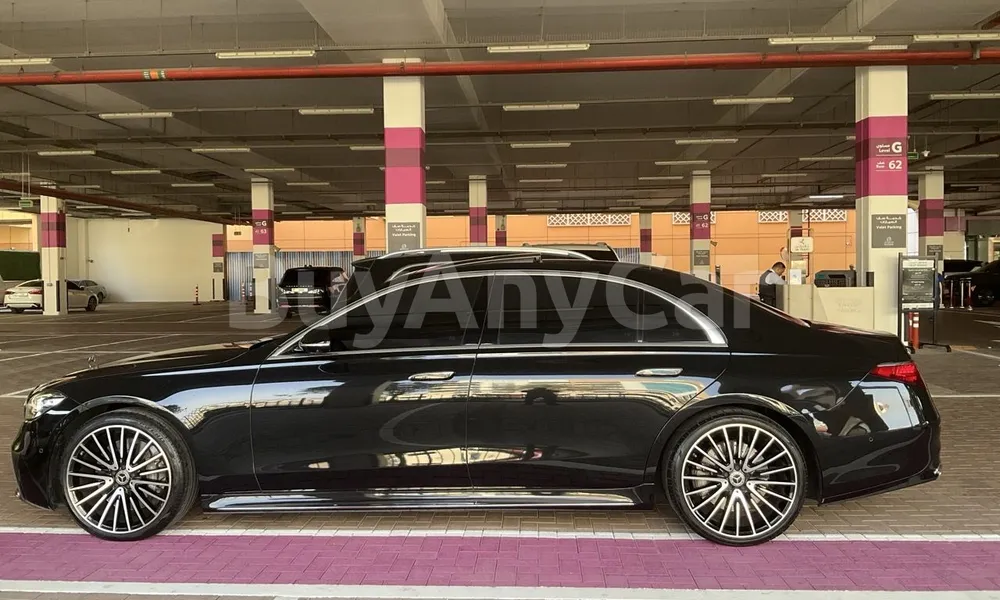 Vehicle photo 4