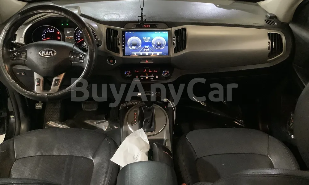 Vehicle photo 7