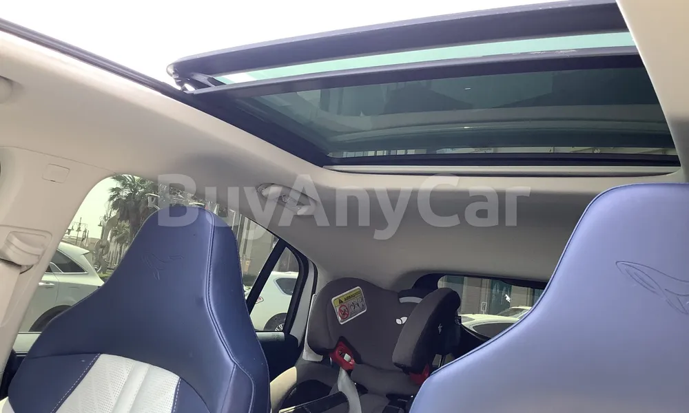 Vehicle photo 15