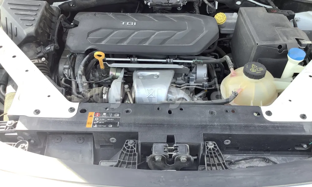 Vehicle photo 25
