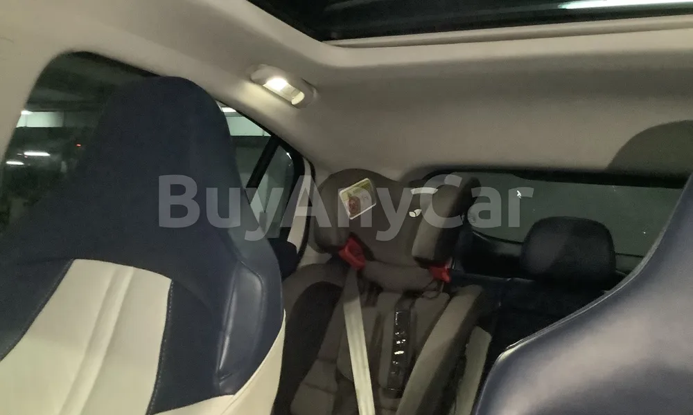 Vehicle photo 34