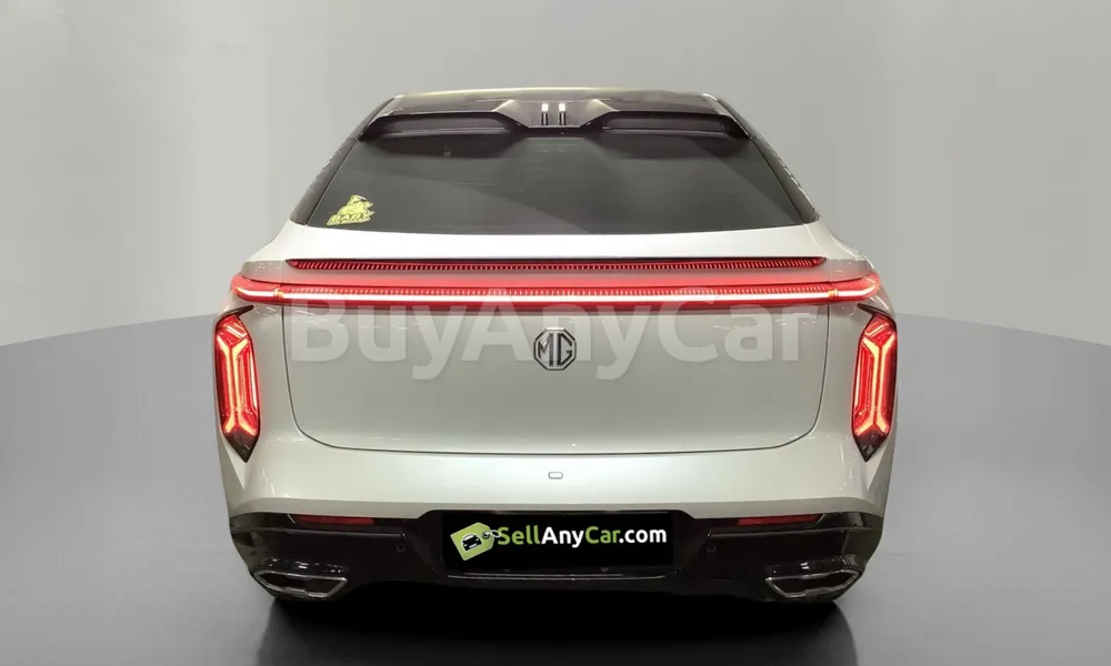 Vehicle photo 8